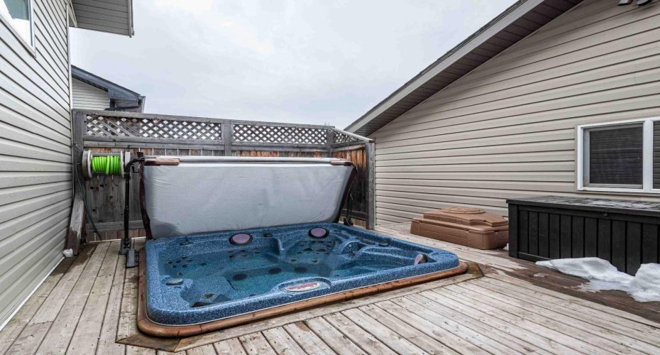 95 Inglewood Drive, Red Deer, Alberta T4R0B2, 4 Bedrooms Bedrooms, ,2 BathroomsBathrooms,Residential,For Sale,Inglewood,A2291723