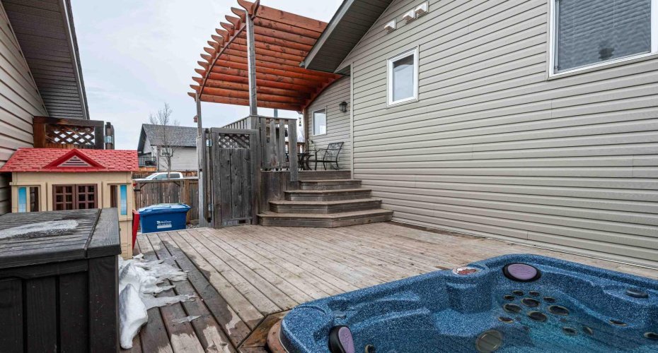 95 Inglewood Drive, Red Deer, Alberta T4R0B2, 4 Bedrooms Bedrooms, ,2 BathroomsBathrooms,Residential,For Sale,Inglewood,A2291723