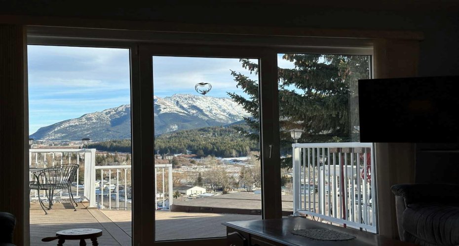1801 82 Street, Coleman, Alberta T0K 0M0, 4 Bedrooms Bedrooms, ,3 BathroomsBathrooms,Residential,For Sale,82,A2291273