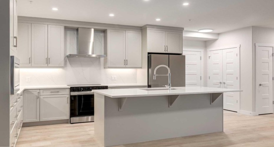 2117 81 Street, Calgary, Alberta T3H 6H5, 2 Bedrooms Bedrooms, ,2 BathroomsBathrooms,Residential,For Sale,81,A2291343