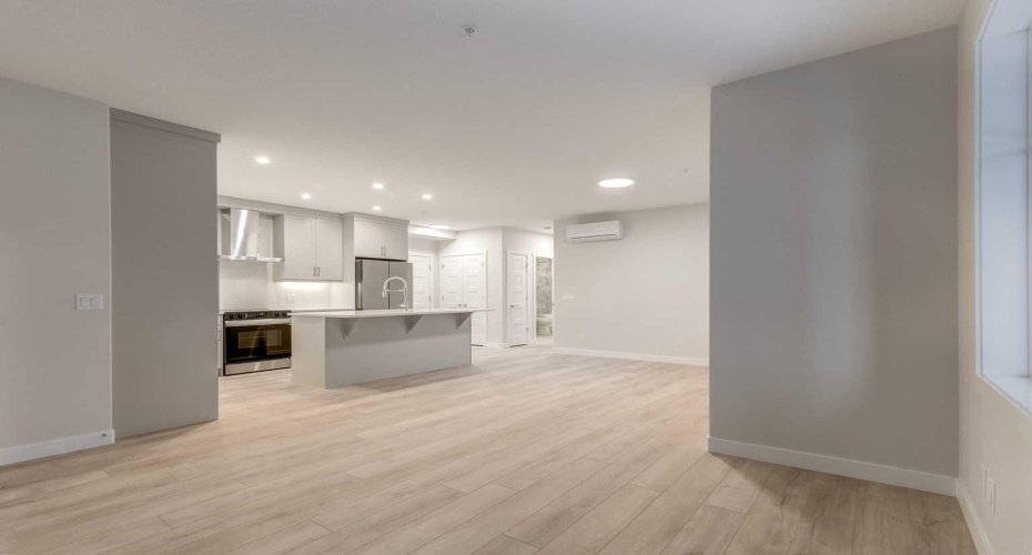 2117 81 Street, Calgary, Alberta T3H 6H5, 2 Bedrooms Bedrooms, ,2 BathroomsBathrooms,Residential,For Sale,81,A2291343