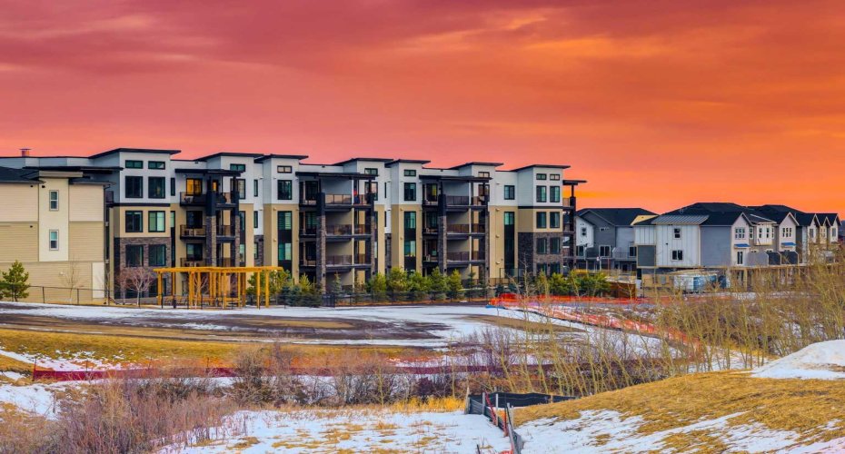 2117 81 Street, Calgary, Alberta T3H 6H5, 2 Bedrooms Bedrooms, ,2 BathroomsBathrooms,Residential,For Sale,81,A2291343