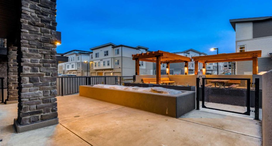 2117 81 Street, Calgary, Alberta T3H 6H5, 2 Bedrooms Bedrooms, ,2 BathroomsBathrooms,Residential,For Sale,81,A2291343