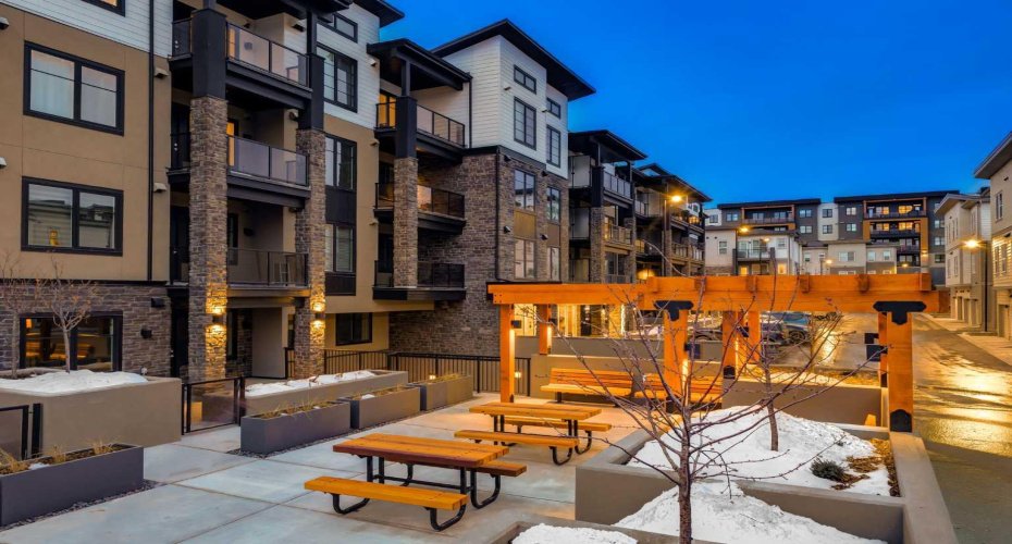 2117 81 Street, Calgary, Alberta T3H 6H5, 2 Bedrooms Bedrooms, ,2 BathroomsBathrooms,Residential,For Sale,81,A2291343