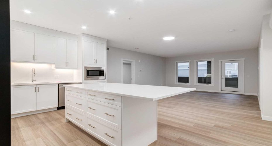 2117 81 Street, Calgary, Alberta T3H 6H5, 2 Bedrooms Bedrooms, ,2 BathroomsBathrooms,Residential,For Sale,81,A2291346