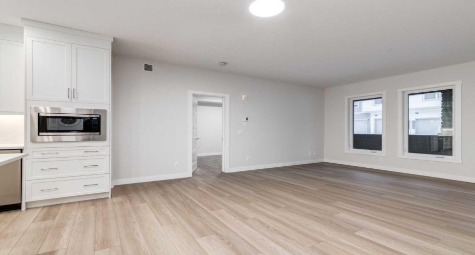 2117 81 Street, Calgary, Alberta T3H 6H5, 2 Bedrooms Bedrooms, ,2 BathroomsBathrooms,Residential,For Sale,81,A2291346