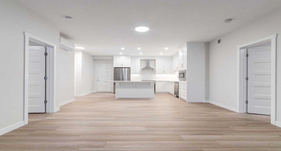 2117 81 Street, Calgary, Alberta T3H 6H5, 2 Bedrooms Bedrooms, ,2 BathroomsBathrooms,Residential,For Sale,81,A2291346