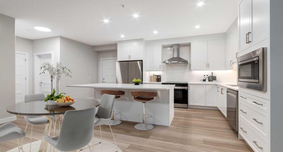2117 81 Street, Calgary, Alberta T3H 6H5, 2 Bedrooms Bedrooms, ,2 BathroomsBathrooms,Residential,For Sale,81,A2291346