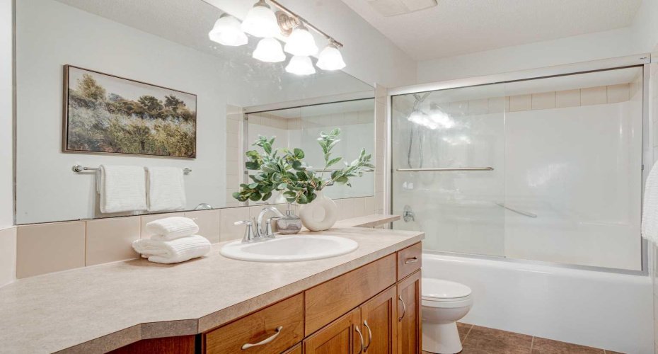 108 Tuscany Estates Close, Calgary, Alberta T3L 2Z7, 4 Bedroom Bedrooms, 0 ,4 BathroomBathrooms,Residential,For Sale,Tuscany Estates,0,A2293236