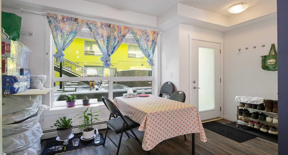 1740 9 Street, Calgary, Alberta T2M 4Z5, 2 Bedrooms Bedrooms, ,2 BathroomsBathrooms,Residential,For Sale,9,A2293549