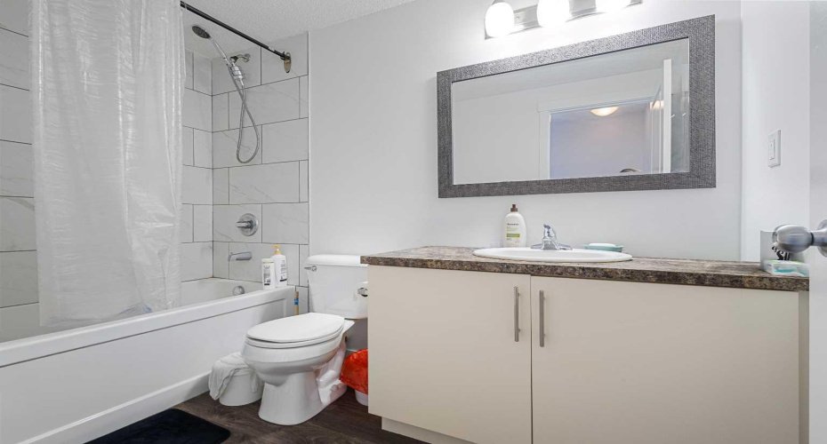 1740 9 Street, Calgary, Alberta T2M 4Z5, 2 Bedrooms Bedrooms, ,2 BathroomsBathrooms,Residential,For Sale,9,A2293549
