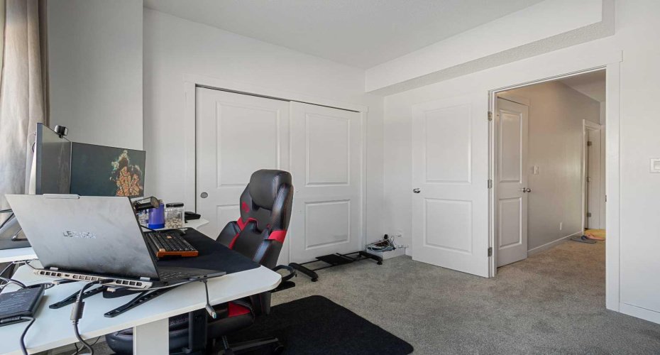1740 9 Street, Calgary, Alberta T2M 4Z5, 2 Bedrooms Bedrooms, ,2 BathroomsBathrooms,Residential,For Sale,9,A2293549