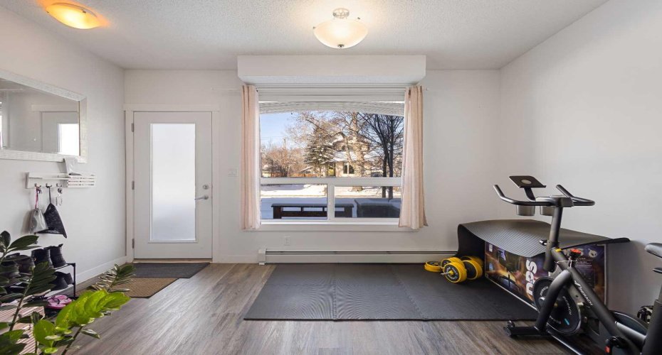 1740 9 Street, Calgary, Alberta T2M 4Z5, 2 Bedrooms Bedrooms, ,2 BathroomsBathrooms,Residential,For Sale,9,A2293549