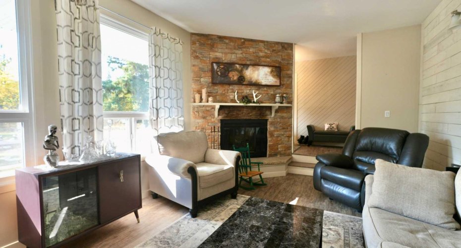 233077 Highway 2, Rural Peace No. 135, M.D. of, Alberta T0H 1W0, 5 Bedrooms Bedrooms, ,3 BathroomsBathrooms,Residential,For Sale,Highway 2,A2293580