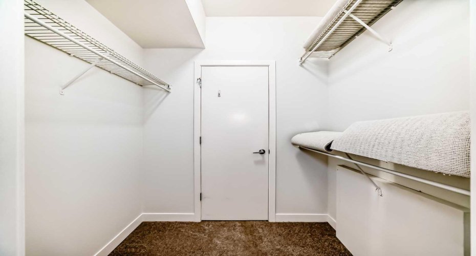 Walk-in closet