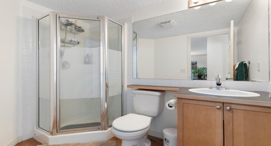 128 Centre Avenue, Cochrane, Alberta T4C 1Z4, 2 Bedrooms Bedrooms, ,2 BathroomsBathrooms,Residential,For Sale,Centre,A2287535