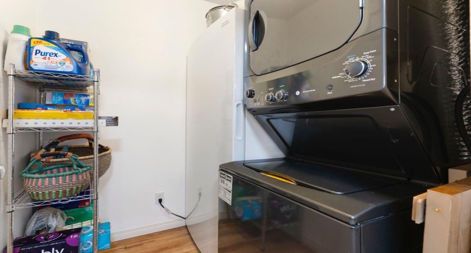 128 Centre Avenue, Cochrane, Alberta T4C 1Z4, 2 Bedrooms Bedrooms, ,2 BathroomsBathrooms,Residential,For Sale,Centre,A2287535