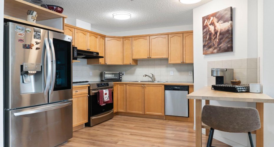 128 Centre Avenue, Cochrane, Alberta T4C 1Z4, 2 Bedrooms Bedrooms, ,2 BathroomsBathrooms,Residential,For Sale,Centre,A2287535