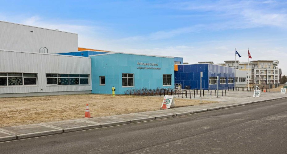 242 Mahogany Passage, Calgary, Alberta T3M 2J8, 3 Bedrooms Bedrooms, ,3 BathroomsBathrooms,Residential,For Sale,Mahogany,A2289677