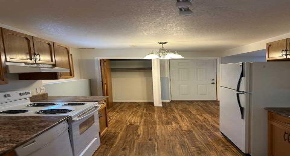 3313 50 Avenue, Sylvan Lake, Alberta T5S 1A9, 5 Bedrooms Bedrooms, ,2 BathroomsBathrooms,Residential,For Sale,50,A2289774