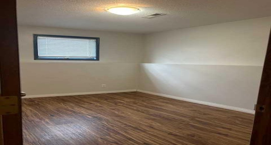 3313 50 Avenue, Sylvan Lake, Alberta T5S 1A9, 5 Bedrooms Bedrooms, ,2 BathroomsBathrooms,Residential,For Sale,50,A2289774