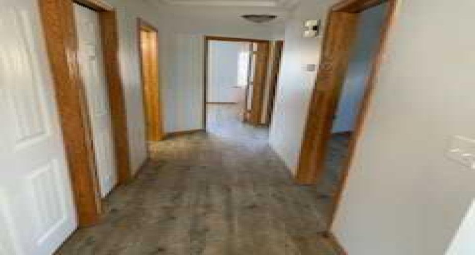 3313 50 Avenue, Sylvan Lake, Alberta T5S 1A9, 5 Bedrooms Bedrooms, ,2 BathroomsBathrooms,Residential,For Sale,50,A2289774