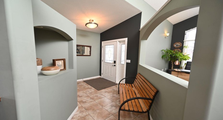 77 Pondside Crescent, Blackfalds, Alberta T4M 0G3, 4 Bedrooms Bedrooms, ,3 BathroomsBathrooms,Residential,For Sale,Pondside,A2290258