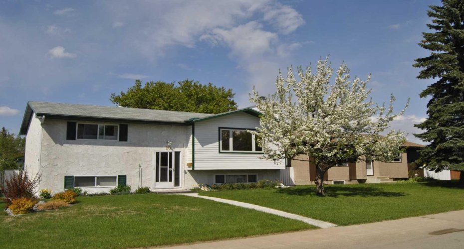 10 Patterson Crescent, Red Deer, Alberta T4P 1J5, 3 Bedrooms Bedrooms, ,2 BathroomsBathrooms,Residential,For Sale,Patterson,A2290413