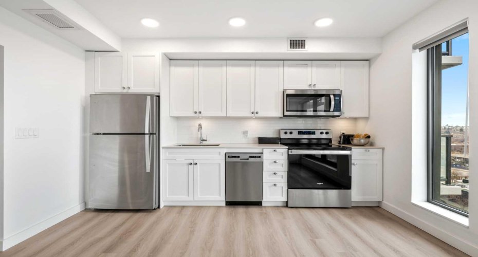 123 4 Street, Calgary, Alberta T2E 3S2, 1 Bedroom Bedrooms, ,1 BathroomBathrooms,Residential,For Sale,4,A2290473