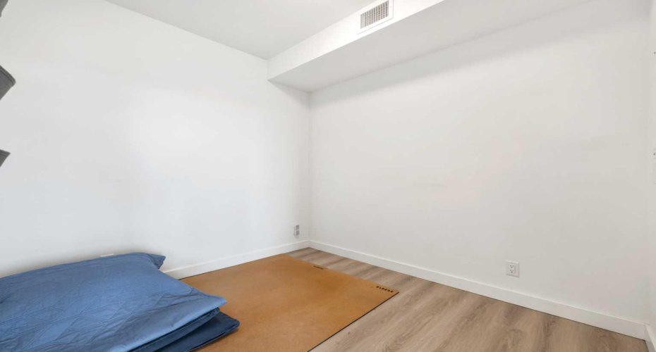 123 4 Street, Calgary, Alberta T2E 3S2, 1 Bedroom Bedrooms, ,1 BathroomBathrooms,Residential,For Sale,4,A2290473