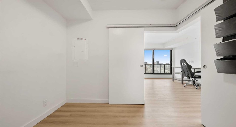 123 4 Street, Calgary, Alberta T2E 3S2, 1 Bedroom Bedrooms, ,1 BathroomBathrooms,Residential,For Sale,4,A2290473