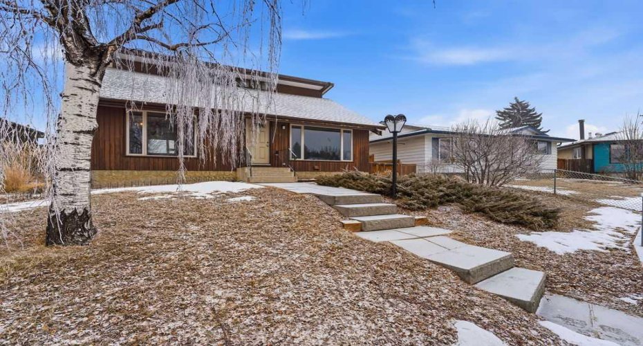 64 Doverview Place, Calgary, Alberta T2B 1Z5, 3 Bedrooms Bedrooms, ,2 BathroomsBathrooms,Residential,For Sale,Doverview,A2291081