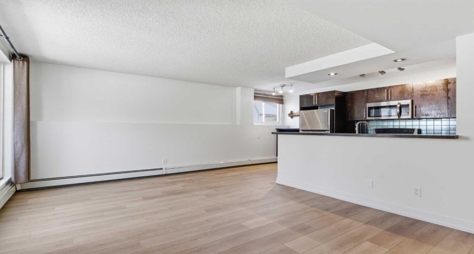 2220 16A Street, Calgary, Alberta T2T4K3, 2 Bedrooms Bedrooms, ,1 BathroomBathrooms,Residential,For Sale,16A,A2293076