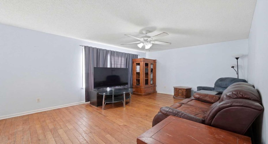 128 Ridgegate Way, Airdrie, Alberta T4B1A9, 4 Bedrooms Bedrooms, ,3 BathroomsBathrooms,Residential,For Sale,Ridgegate,A2293079