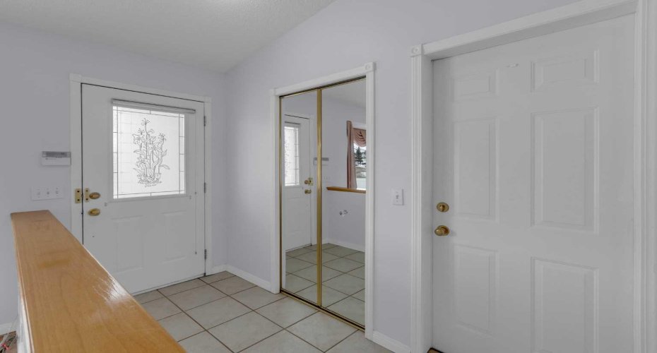 200 Sandstone Drive, Calgary, Alberta T3K 4N7, 2 Bedrooms Bedrooms, ,2 BathroomsBathrooms,Residential,For Sale,Sandstone,A2293170