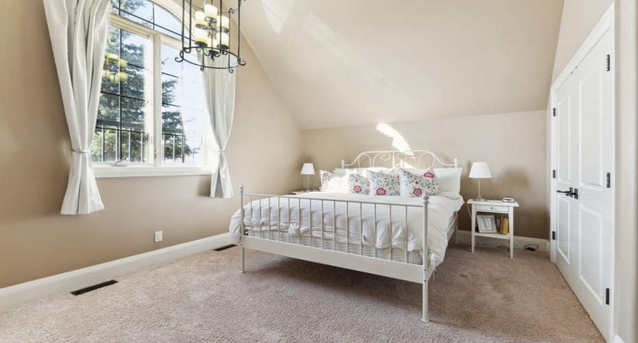 2248 9 Avenue, Calgary, Alberta T2G 5P7, 4 Bedrooms Bedrooms, ,5 BathroomsBathrooms,Residential,For Sale,9,A2293171