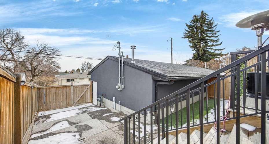 54 Heston Street, Calgary, Alberta T2K 2C1, 4 Bedrooms Bedrooms, ,4 BathroomsBathrooms,Residential,For Sale,Heston,A2293172