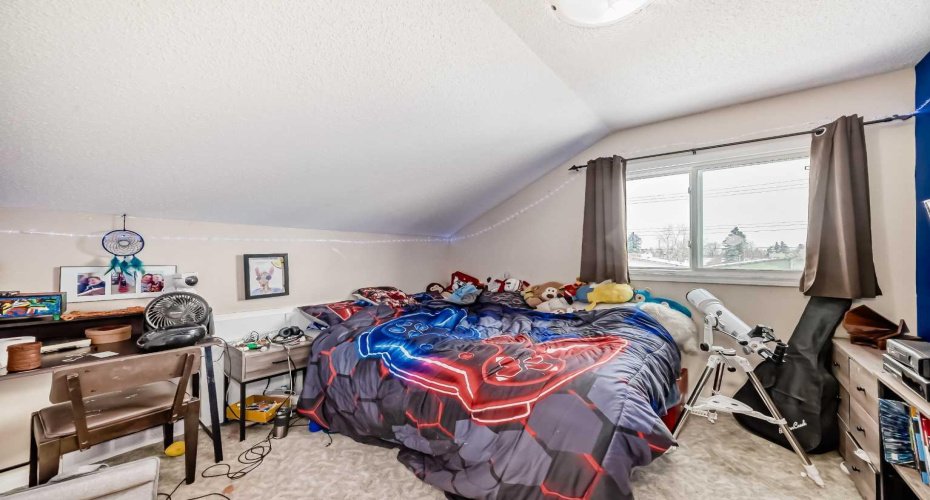 118 Dovertree Place, Calgary, Alberta T2B2K3, 2 Bedrooms Bedrooms, ,1 BathroomBathrooms,Residential,For Sale,Dovertree,A2293269