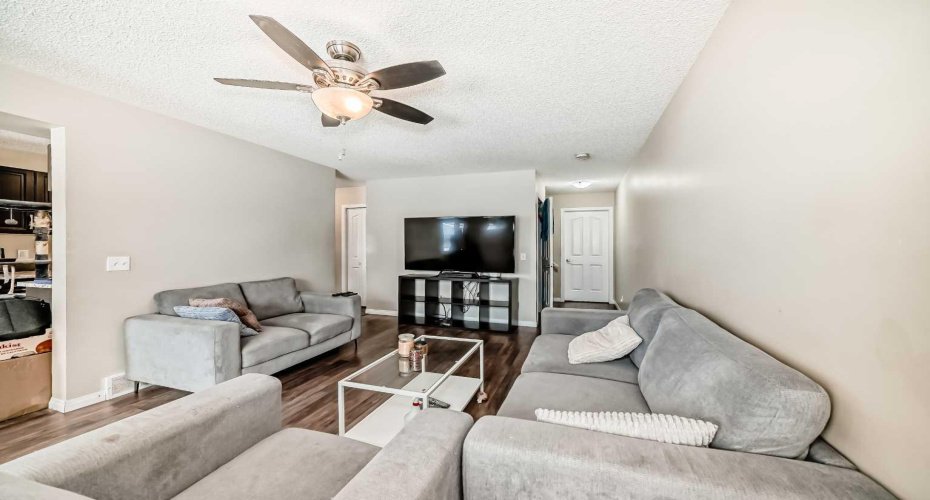 118 Dovertree Place, Calgary, Alberta T2B2K3, 2 Bedrooms Bedrooms, ,1 BathroomBathrooms,Residential,For Sale,Dovertree,A2293269