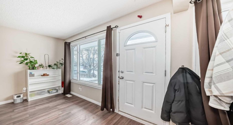 118 Dovertree Place, Calgary, Alberta T2B2K3, 2 Bedrooms Bedrooms, ,1 BathroomBathrooms,Residential,For Sale,Dovertree,A2293269