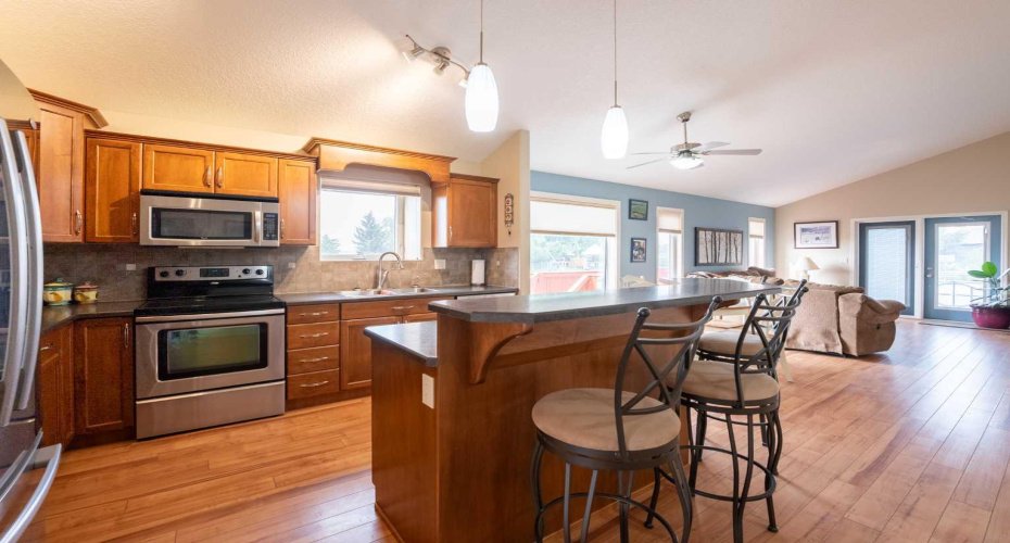 514 6A Street, Champion, Alberta T0L 0R0, 3 Bedrooms Bedrooms, ,2 BathroomsBathrooms,Residential,For Sale,6A,A2293298