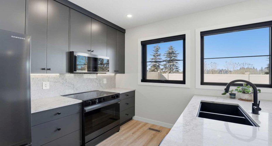 183 Ellington Crescent, Red Deer, Alberta T4P 3C9, 3 Bedrooms Bedrooms, ,3 BathroomsBathrooms,Residential,For Sale,Ellington,A2293344