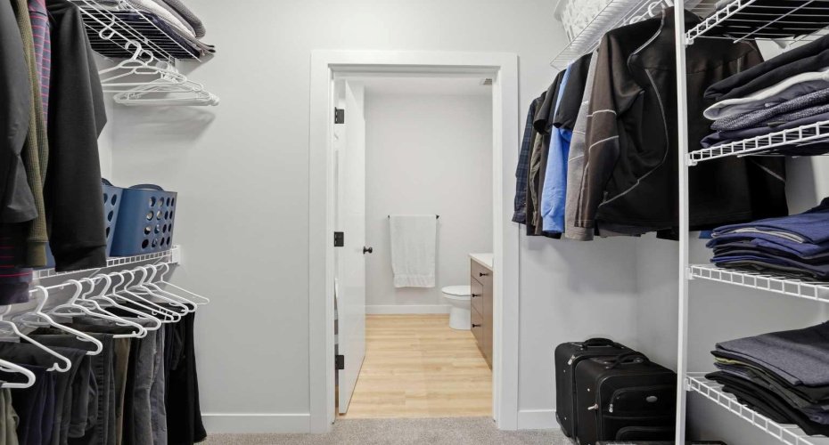 183 Ellington Crescent, Red Deer, Alberta T4P 3C9, 3 Bedrooms Bedrooms, ,3 BathroomsBathrooms,Residential,For Sale,Ellington,A2293344