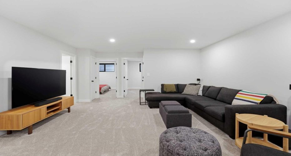 183 Ellington Crescent, Red Deer, Alberta T4P 3C9, 3 Bedrooms Bedrooms, ,3 BathroomsBathrooms,Residential,For Sale,Ellington,A2293344