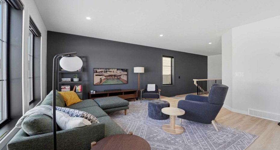 183 Ellington Crescent, Red Deer, Alberta T4P 3C9, 3 Bedrooms Bedrooms, ,3 BathroomsBathrooms,Residential,For Sale,Ellington,A2293344