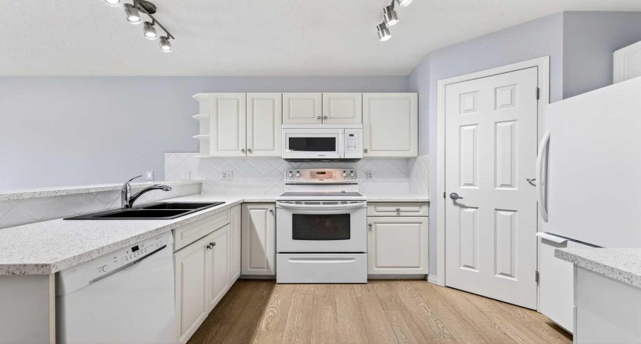 11 Chaparral Ridge Terrace, Calgary, Alberta T2X 3N6, 2 Bedrooms Bedrooms, ,2 BathroomsBathrooms,Residential,For Sale,Chaparral Ridge,A2293381