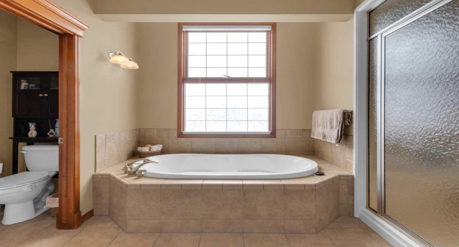 jacuzzi soaker  tub
