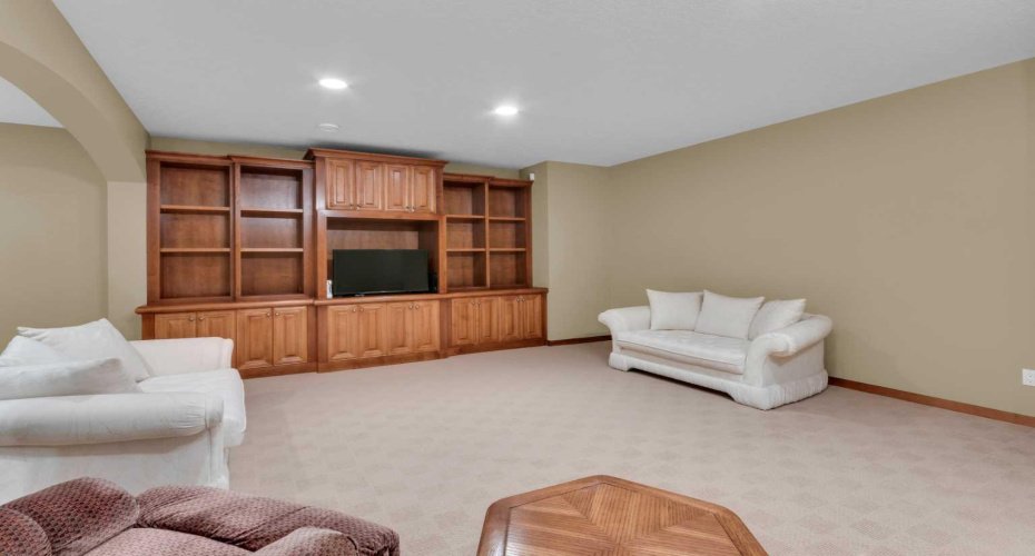 222 Ross Avenue, Cochrane, Alberta T4C1Z3, 4 Bedrooms Bedrooms, ,3 BathroomsBathrooms,Residential,For Sale,Ross,A2293461