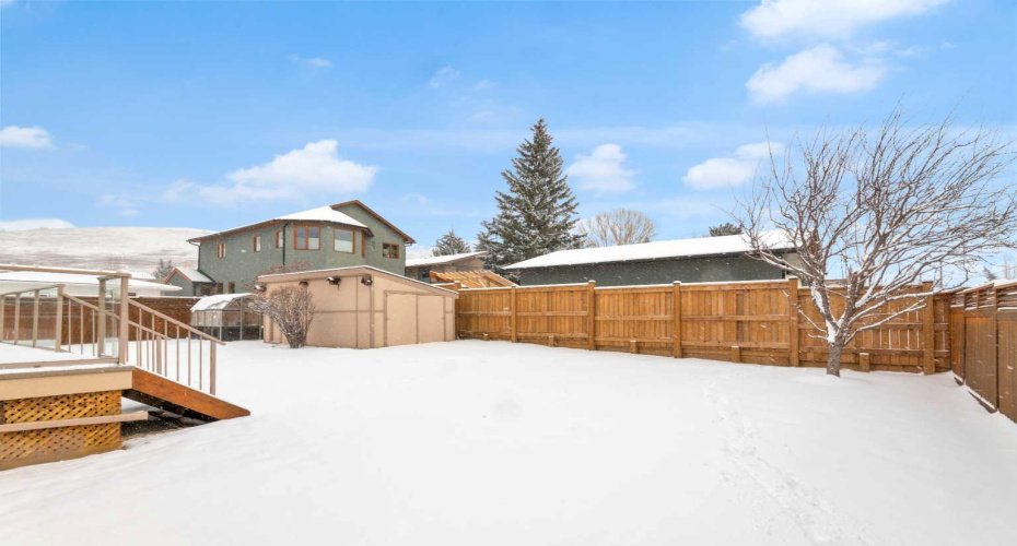 222 Ross Avenue, Cochrane, Alberta T4C1Z3, 4 Bedrooms Bedrooms, ,3 BathroomsBathrooms,Residential,For Sale,Ross,A2293461