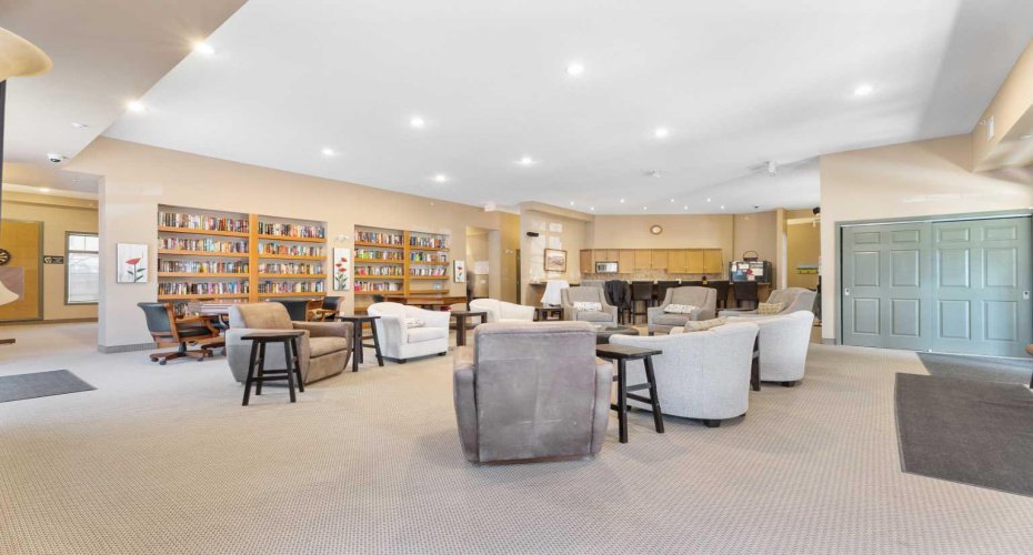 92 Crystal Shores Road, Okotoks, Alberta T1S 2N1, 2 Bedrooms Bedrooms, ,2 BathroomsBathrooms,Residential,For Sale,Crystal Shores,A2293466